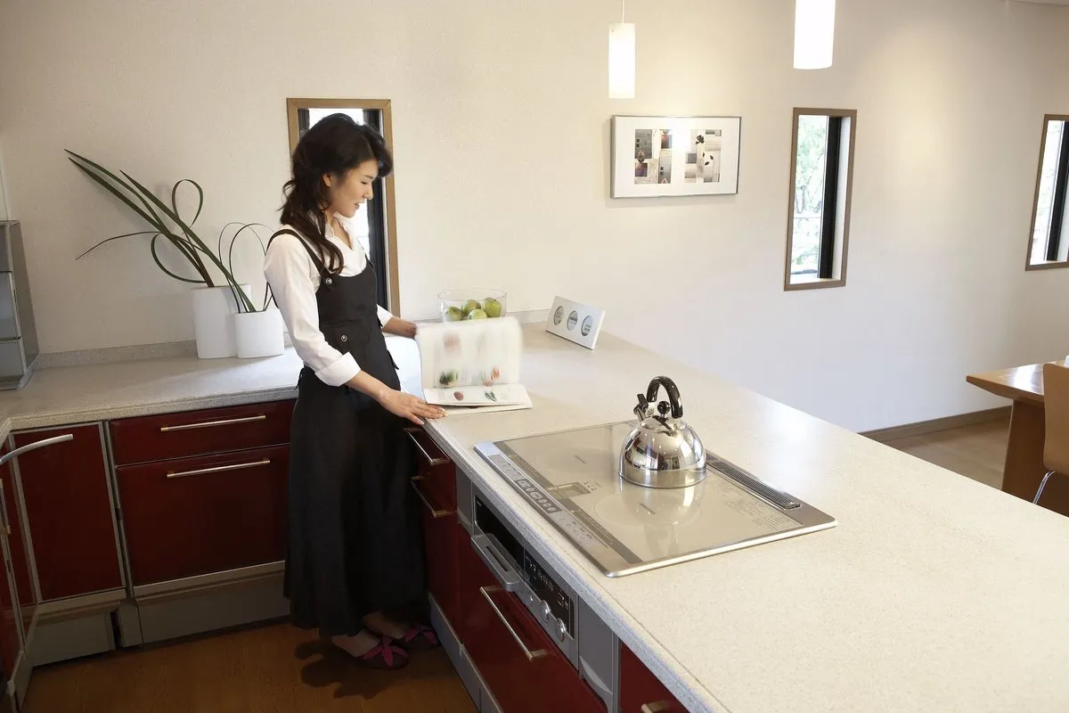 キッチンのIHはNEG製