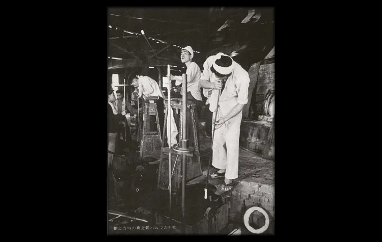 NEG創立当時の製造現場
