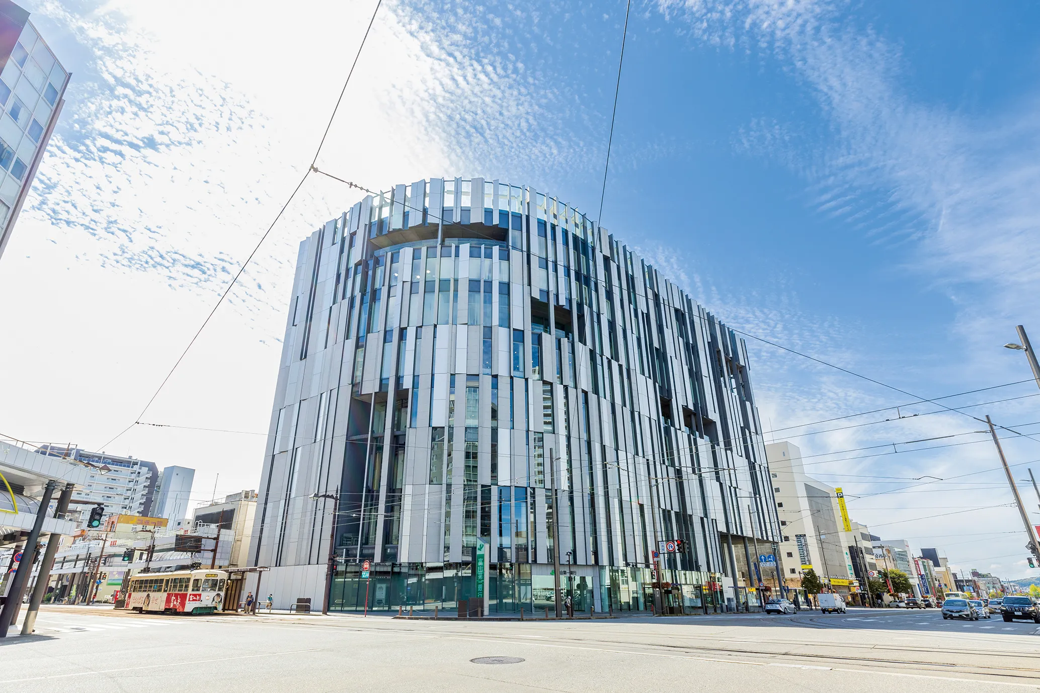 富山市ガラス美術館